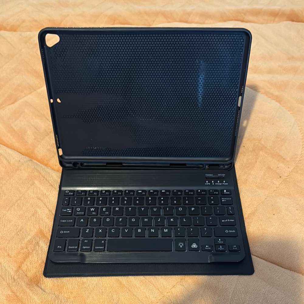 Black Slim Tablet Keyboard with Protective Case